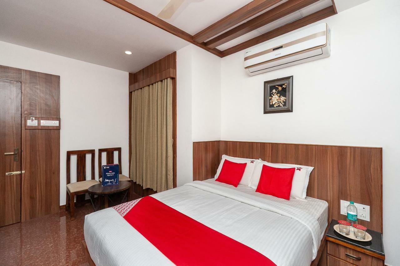 Oyo 29859 Rds Guest House Ambur Eksteriør billede