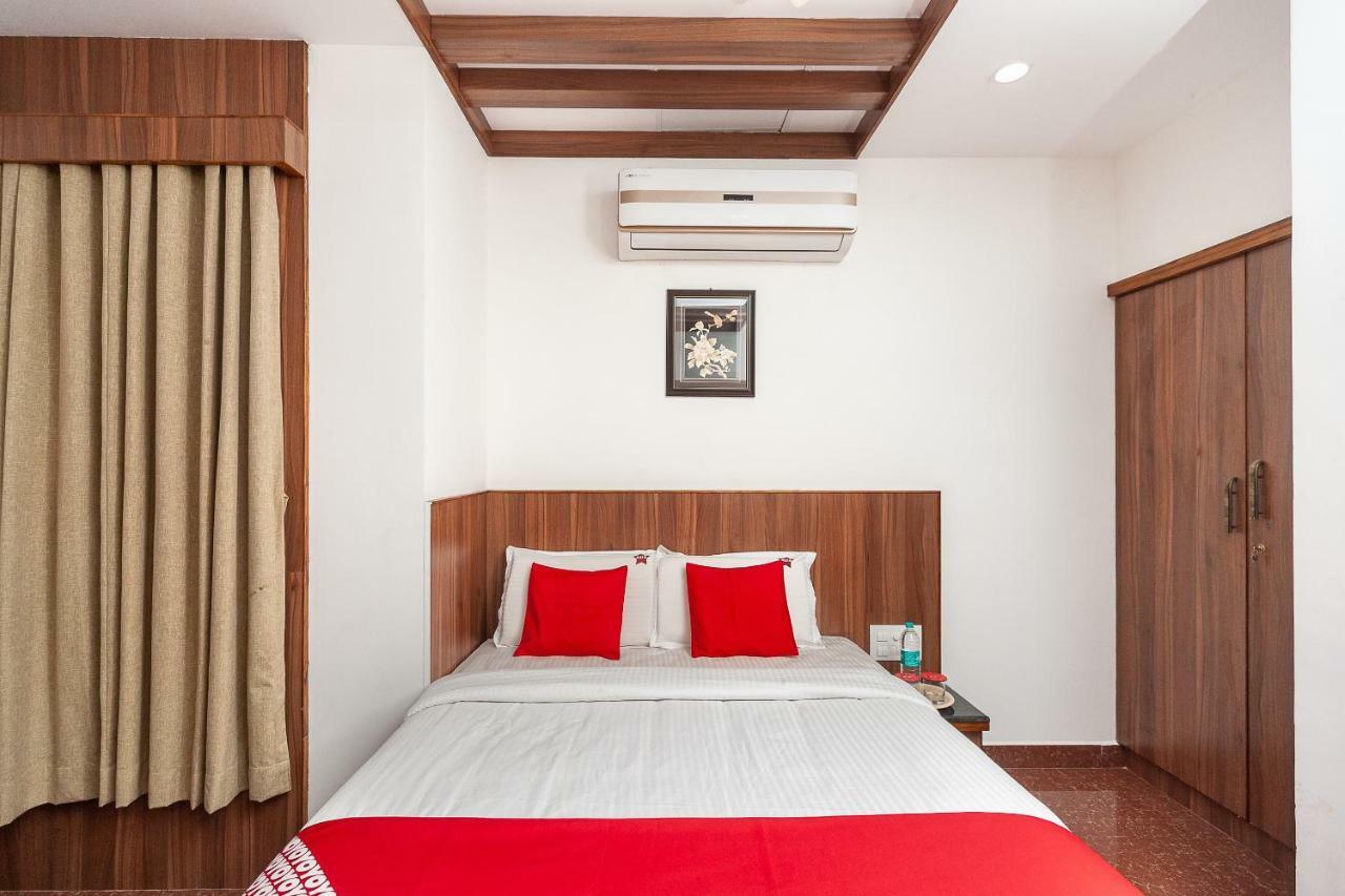 Oyo 29859 Rds Guest House Ambur Eksteriør billede