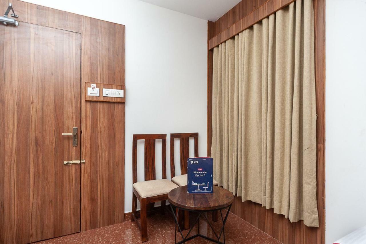 Oyo 29859 Rds Guest House Ambur Eksteriør billede