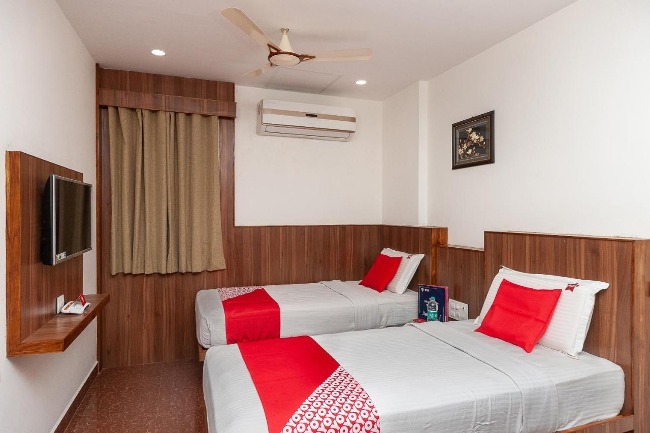 Oyo 29859 Rds Guest House Ambur Eksteriør billede