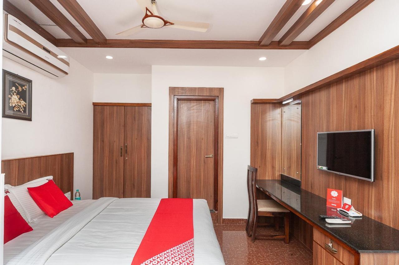 Oyo 29859 Rds Guest House Ambur Eksteriør billede