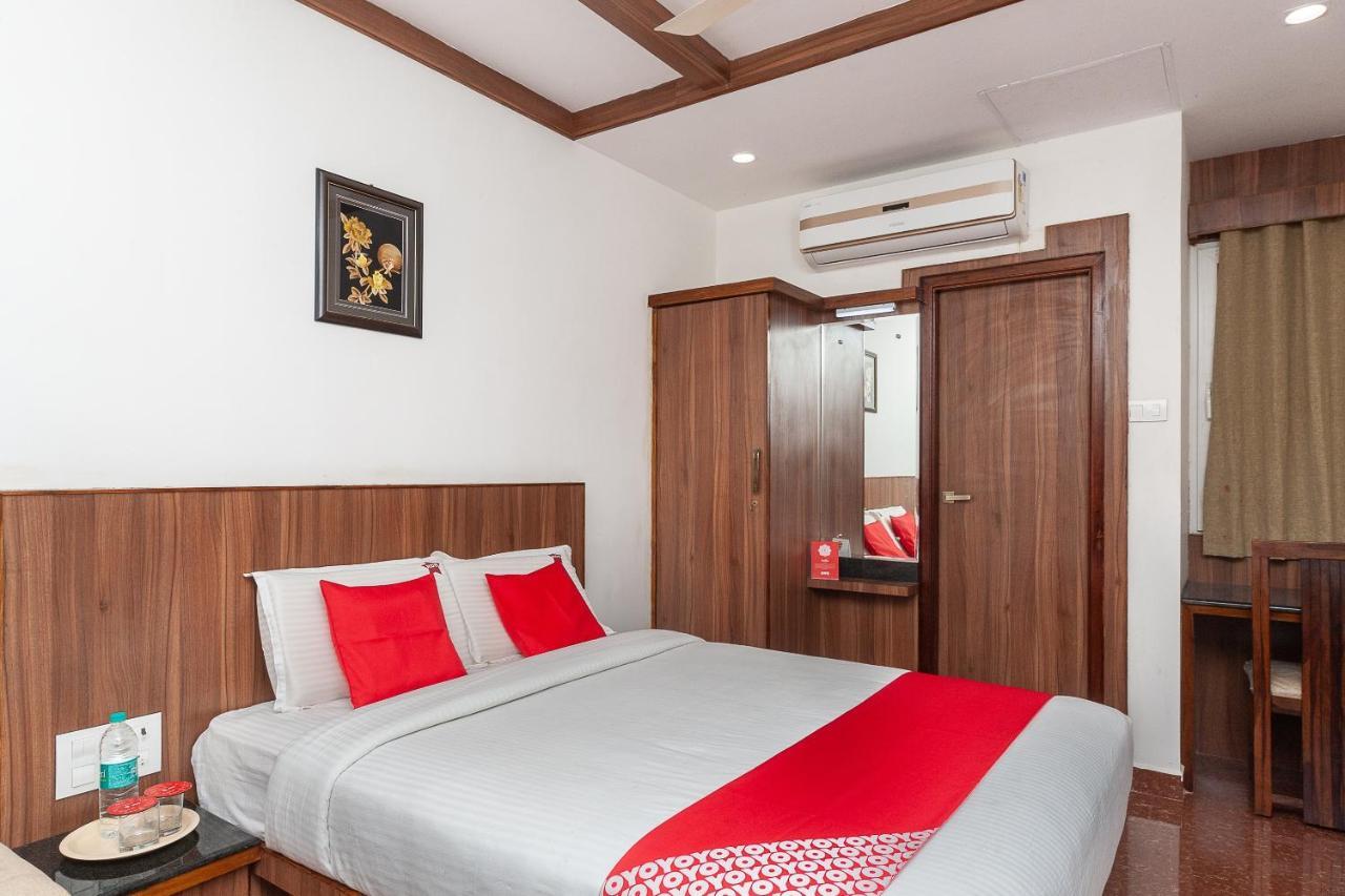 Oyo 29859 Rds Guest House Ambur Eksteriør billede