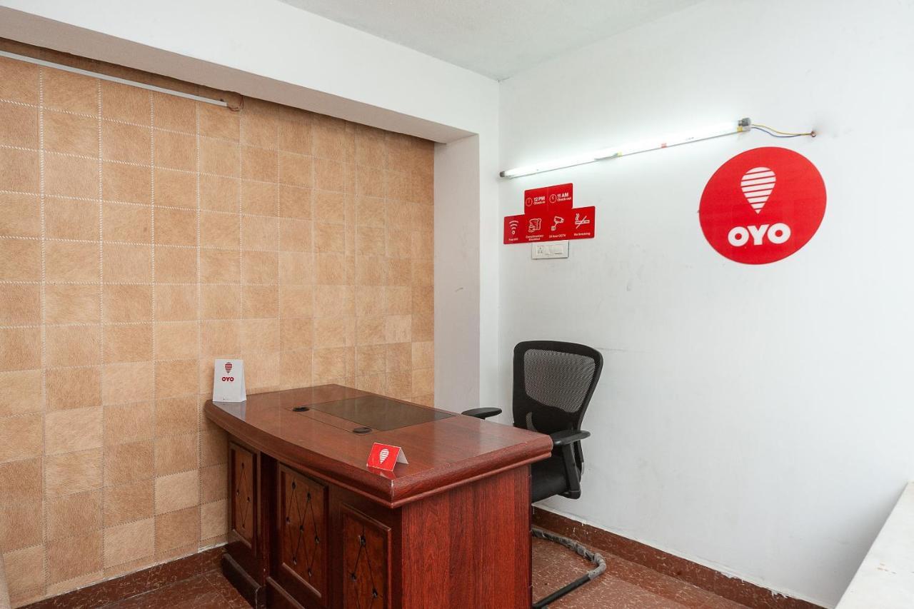 Oyo 29859 Rds Guest House Ambur Eksteriør billede